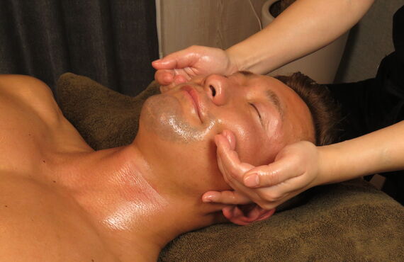 イベントの前に疲れた顔ではもったいない！MAHANAで小顔に！/西新宿プライベートサロン